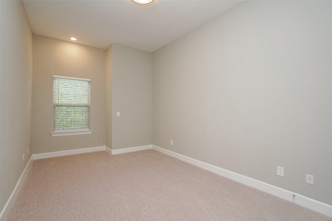 Building Photo - 5117 Royal Heath Dr