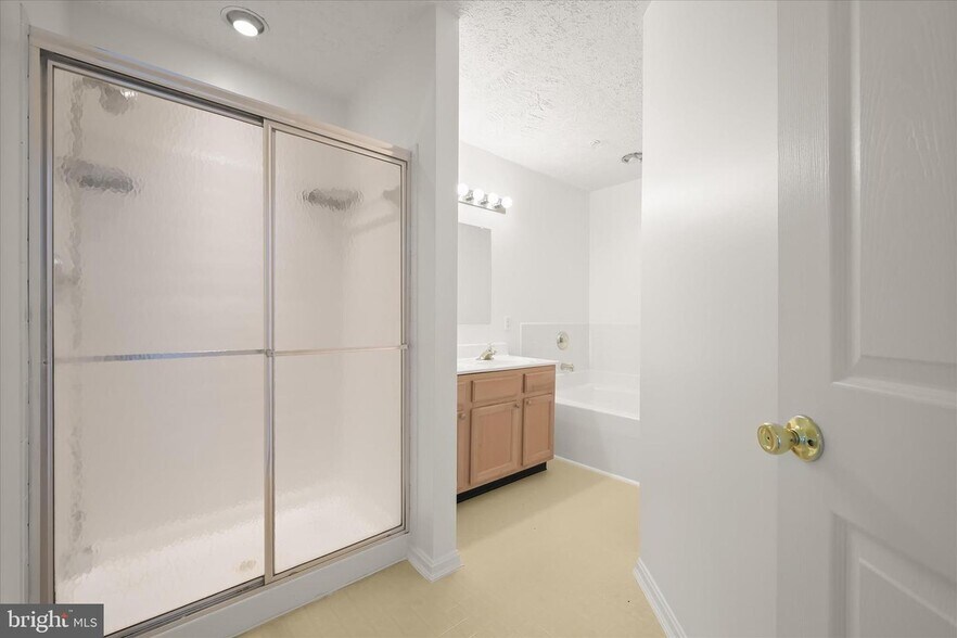 Building Photo - 8834 Goose Landing Cir