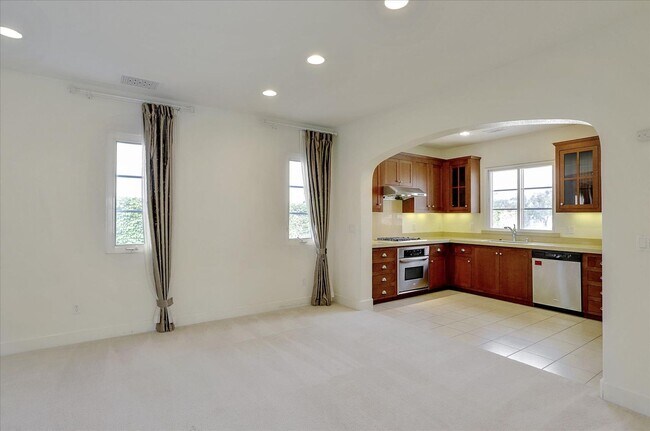 Building Photo - For Rent: Spacious 4BR/3.5BA Newer Home in...
