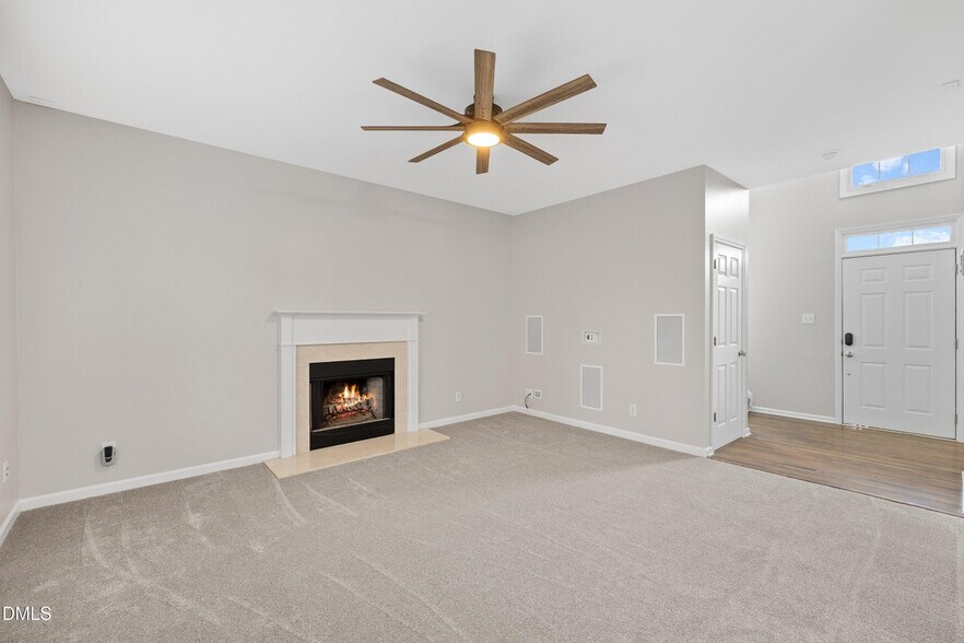 Building Photo - Room in Single Family Home on College Ave