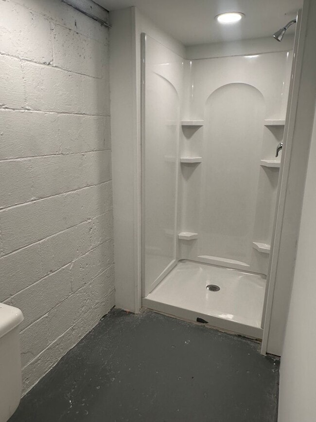 Building Photo - Charming 3 Bedroom In Central Columbus with Fenced in Yard