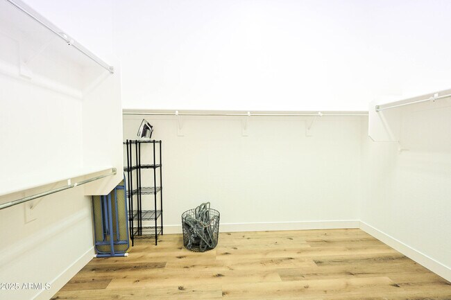 Building Photo - 40704 N Bell Meadow Trail