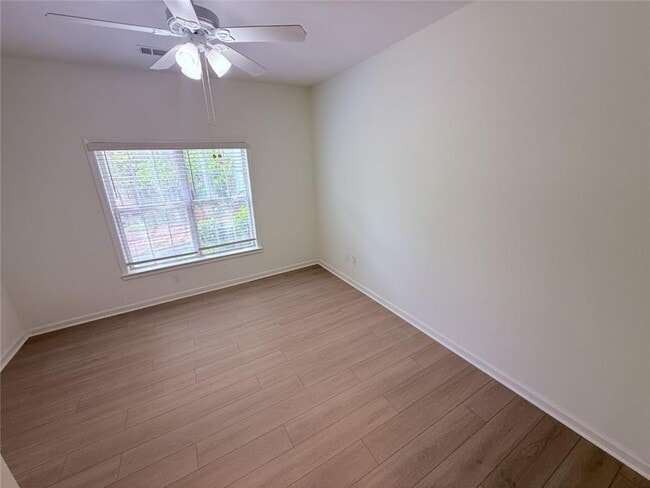 Building Photo - 411 Spring Heights Ln