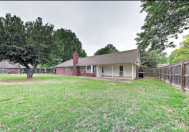 Building Photo - 838 Millwood Rd