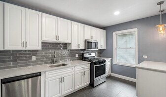 Building Photo - 402 Morse Ave