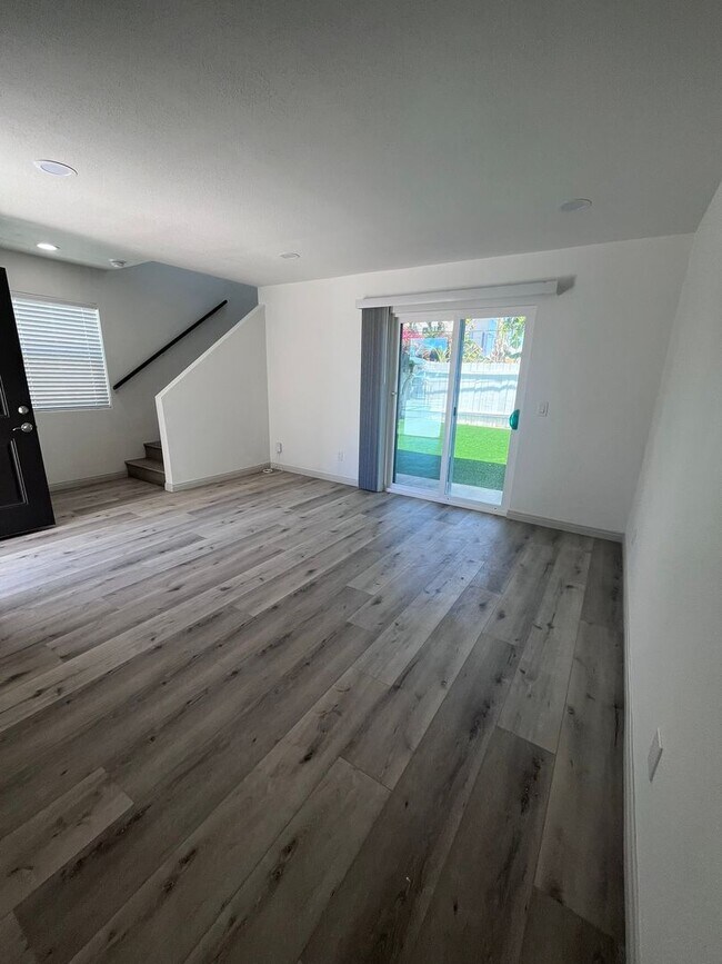 Building Photo - 202-204 Calla Avenue