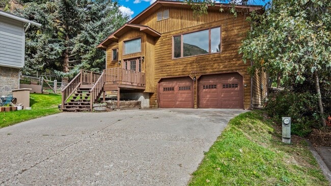 Primary Photo - Charming Single-Family Home in Glenwood Sp...