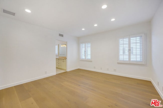Building Photo - 507 N Arden Dr