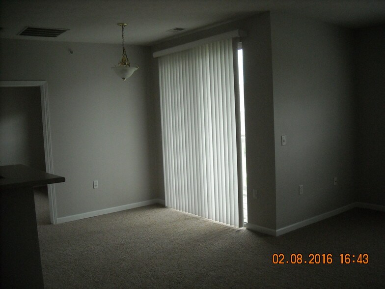 Dining Area - 1002 Stockton Rdg