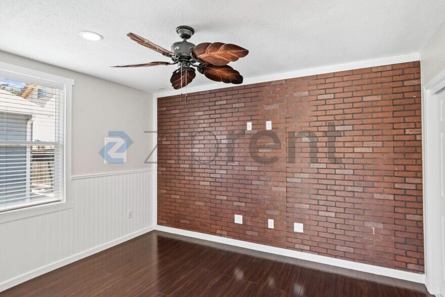 Building Photo - Unit ADU
