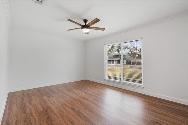 Building Photo - 8000 Manassas Dr