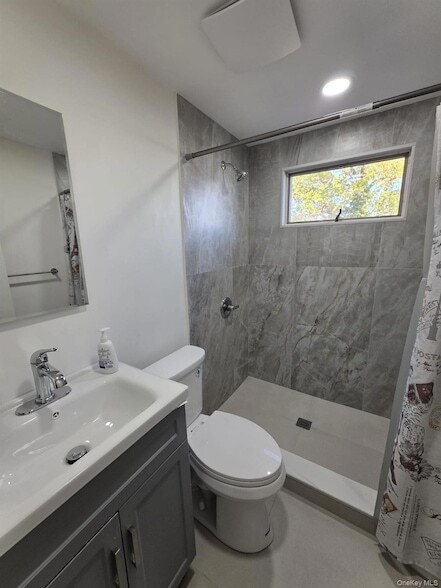 Building Photo - 113 Yoakum Ave