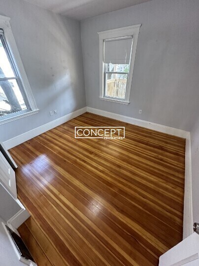 Building Photo - 11 Atkins St