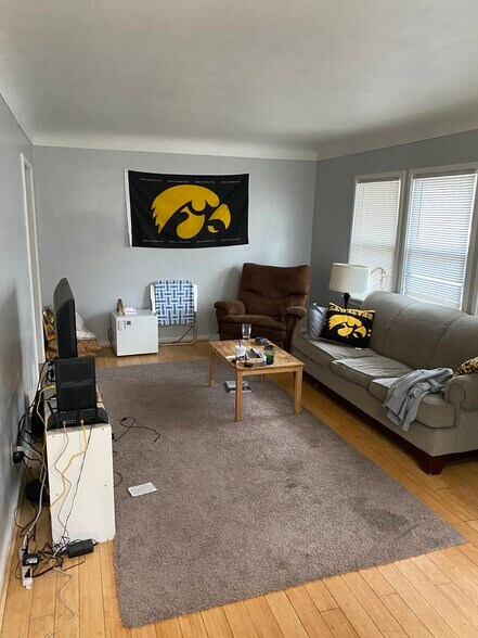 Building Photo - 609 S Lucas St