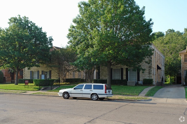 Building Photo - McCommas Place