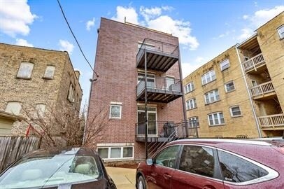 Building Photo - 4208 N Albany Ave