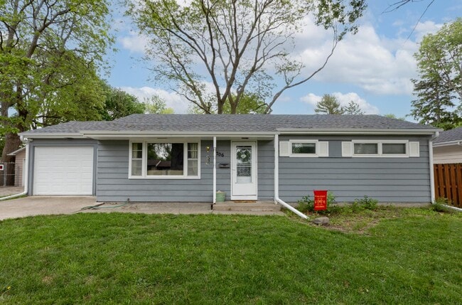 Primary Photo - 1706 Clark Ave