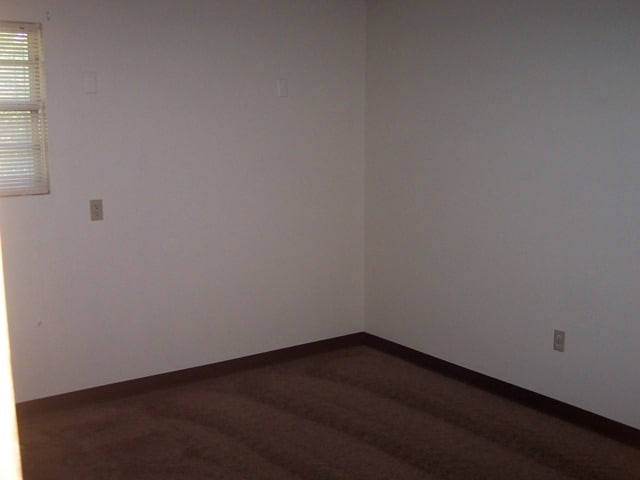 Building Photo - 708 W 12th St