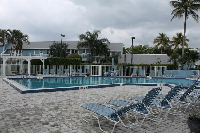 Building Photo - 1209 Ocean Dunes Cir