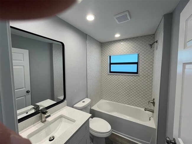 Building Photo - 8362 Santa Cruz Dr