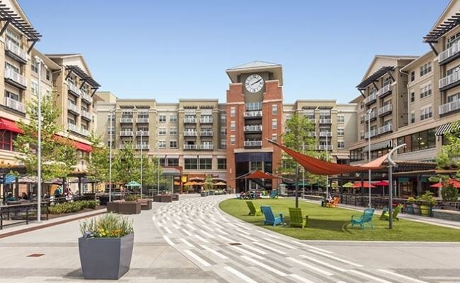 Building Photo - 1300 Army Navy Dr