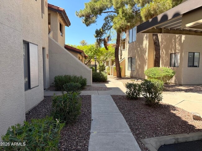 Building Photo - 7008 E Gold Dust Ave