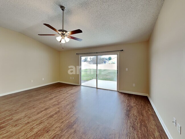 Building Photo - 2643 Creek Ridge Dr