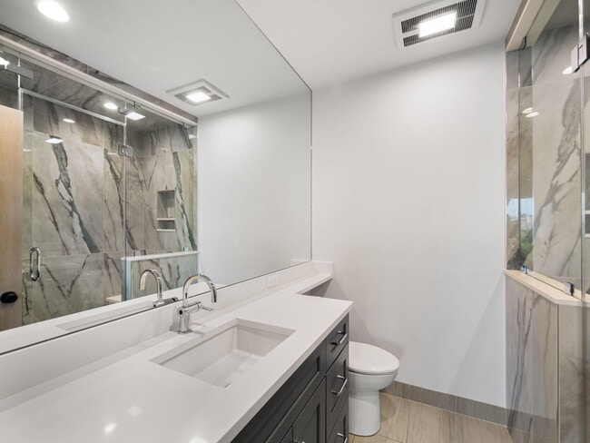 Building Photo - 3299 Bridgegate Dr