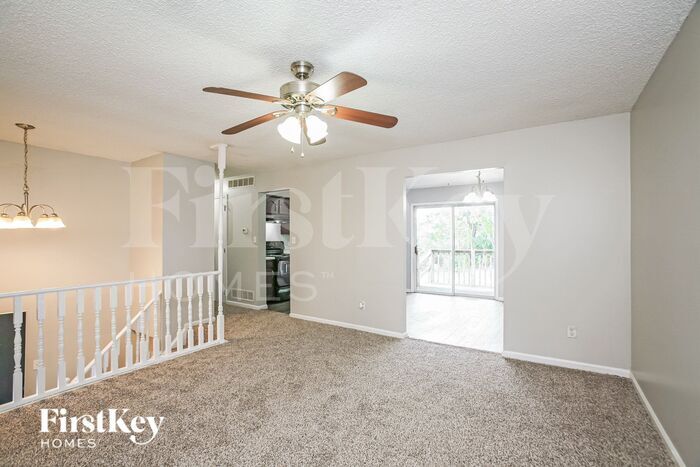 Building Photo - 3920 Pinetop Dr