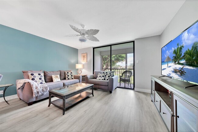 Building Photo - 5250 Las Verdes Cir