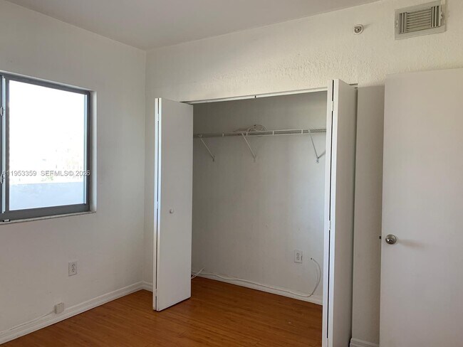 Building Photo - 36 NW 6th Ave