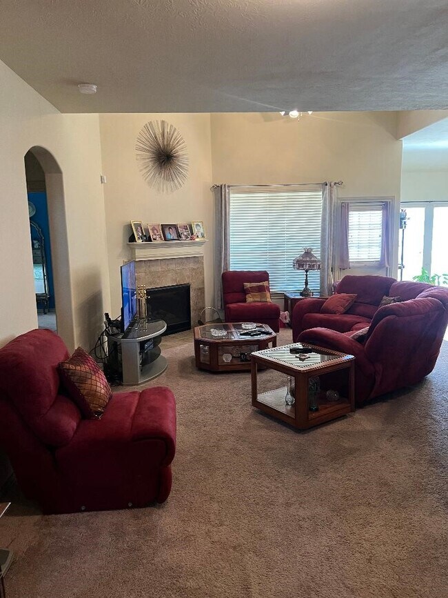 Building Photo - 3419 Selene Dr