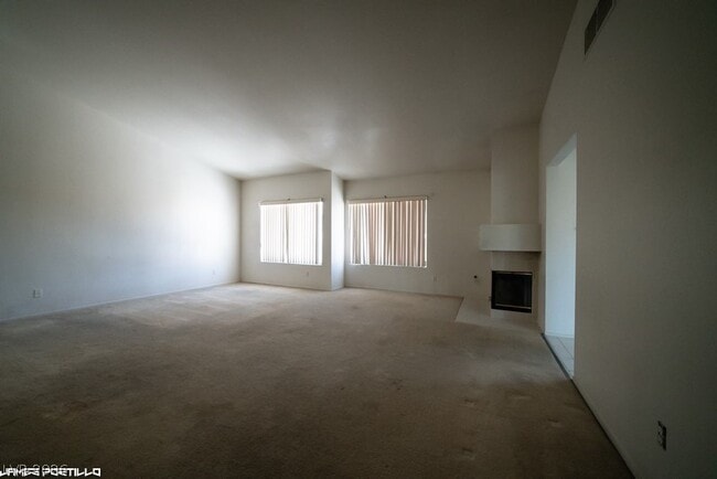 Building Photo - 910 Hollowbluff Ave