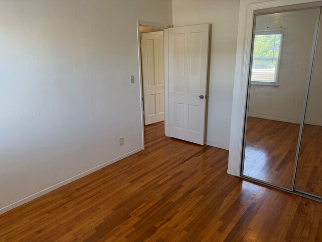 Building Photo - 3805 Voltaire St
