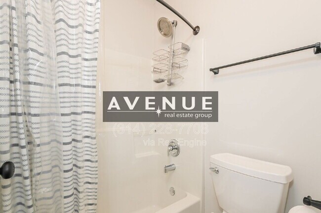 Building Photo - 17711 Westhampton Woods Dr