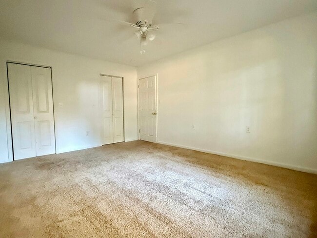 Building Photo - 3116 Alenes Dr