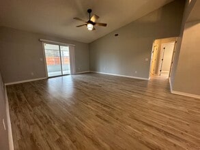 Building Photo - Adorable Home For Rent