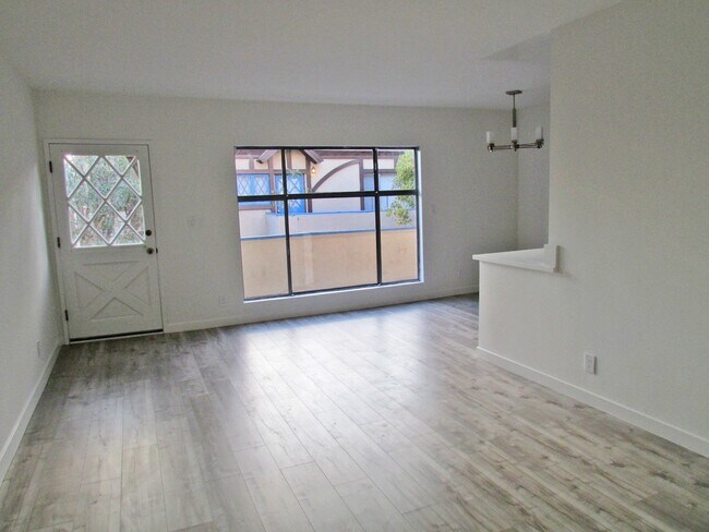 Building Photo - 11511 Rochester Ave