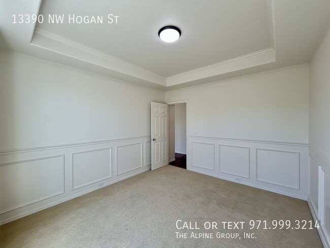 Building Photo - 13390 NW Hogan St