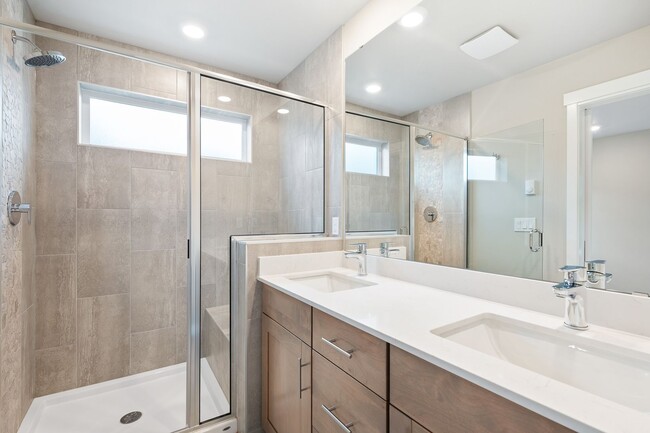 Building Photo - 4 Bed | 3.5 Bathroom | 1800 Sq Ft | $3,650