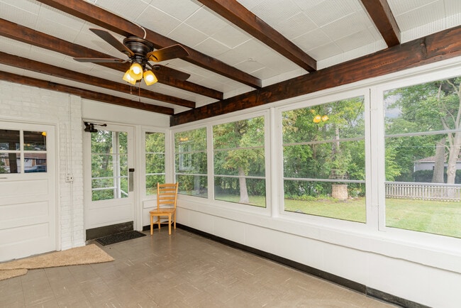 Building Photo - 110 Homestead Dr