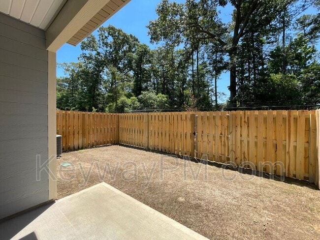 Building Photo - 3089 Venetian Dr