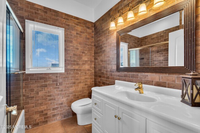 Building Photo - 913 N Ocean Ave