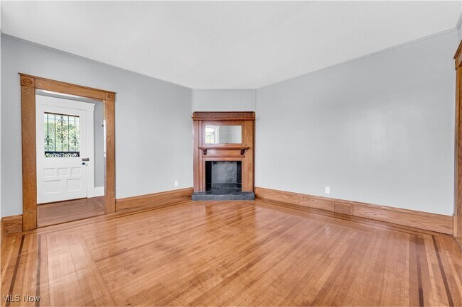 Building Photo - 3116 W 88th St