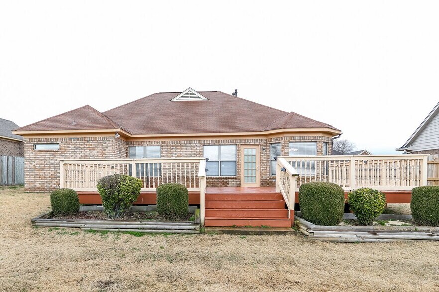 Building Photo - 60 Penny Ln