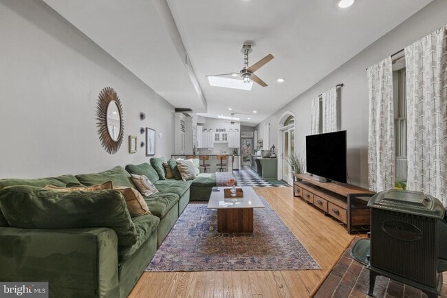 Building Photo - 709 S Bond St