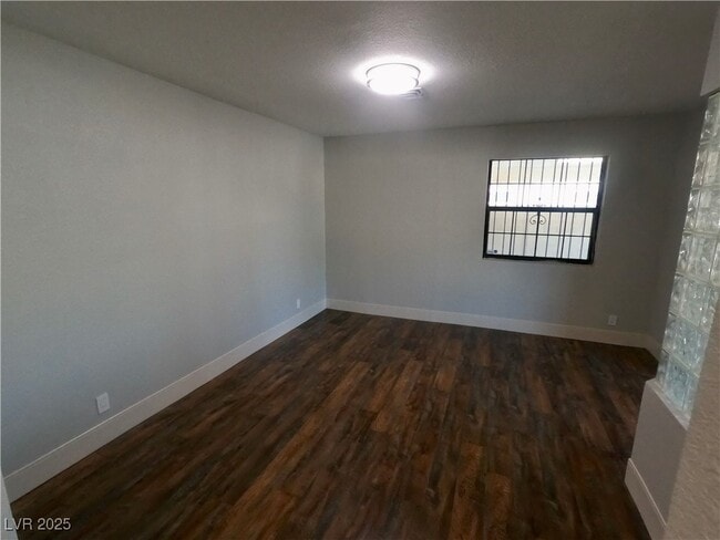 Building Photo - 604 Bonita Ave