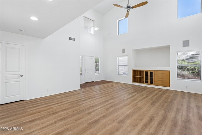 Building Photo - 5120 E Via Dona Rd