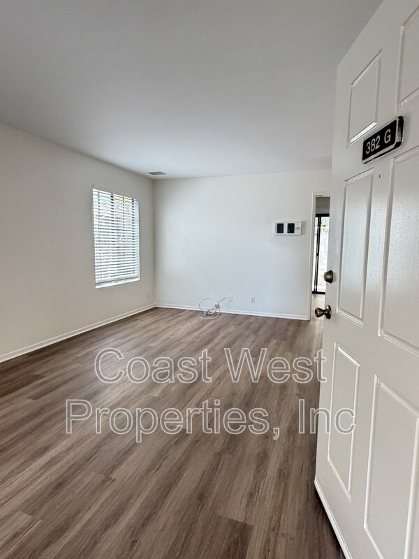 Building Photo - 382 Acacia Ave
