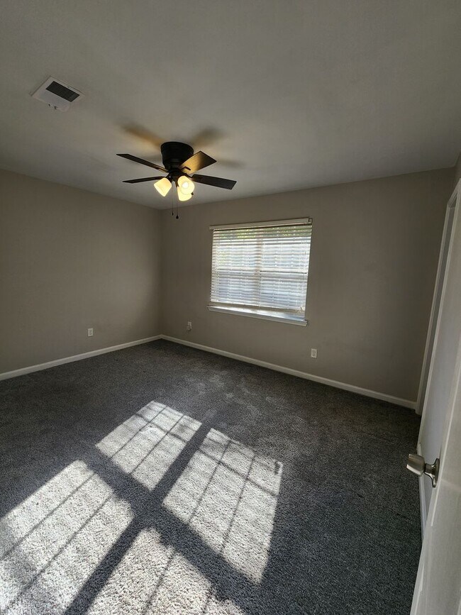 Building Photo - 1073 Cassidy Ln